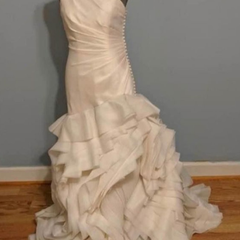 Vera Wang Wedding Dress Size 8,  Off White